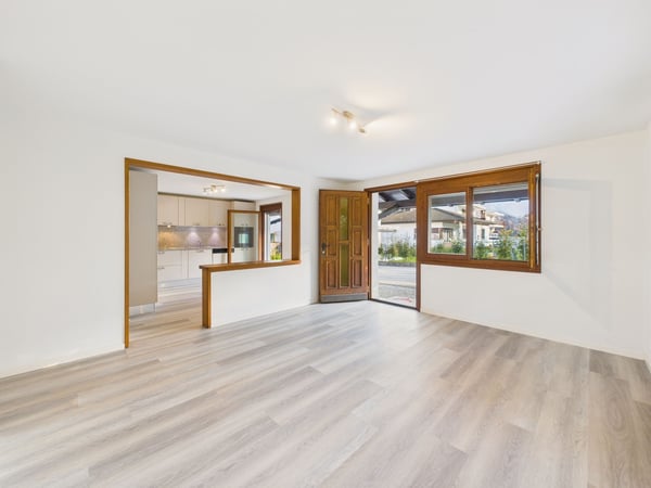 Esclusiva Villa bifamiliare con ampio giardino e piscina privata a Bellinzona, TI 6