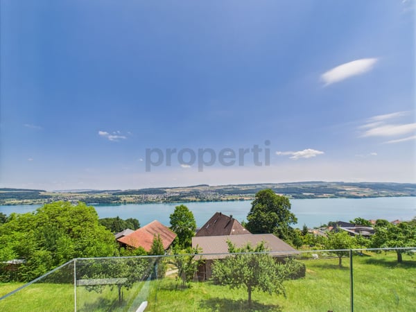 Wohnen, wo andere Ferien machen. Traumhafte 1.5 Zimmer Attika Wohnung in Birrwil zu verkaufen mit traumhafter Sicht auf den See und in die Berge! 6