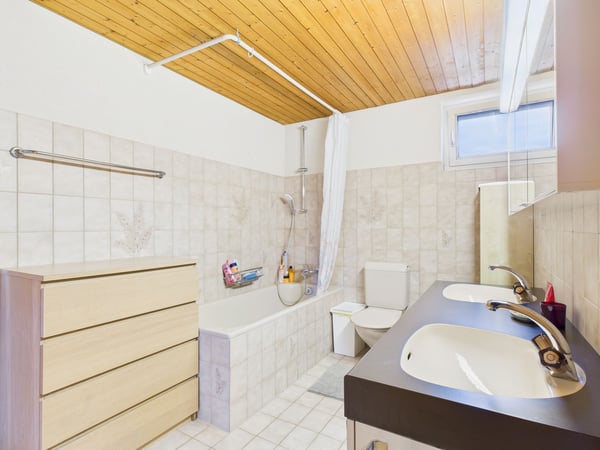 Grosszügiges 1-Zimmer-Einfamilienhaus mit Garten in Eiken 9