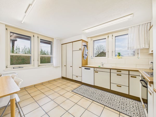 Grosszügiges 1-Zimmer-Einfamilienhaus mit Garten in Eiken 4