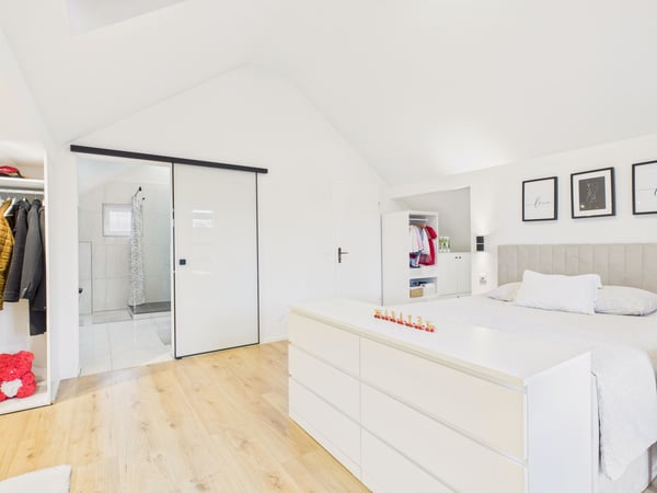 Grosszügiges 1-Zimmer-Einfamilienhaus mit Garten in Eiken 7