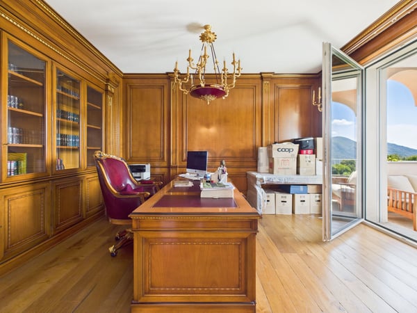 Proprietà di lusso con vista sul lago e servizi esclusivi in resort 1 stelle 6