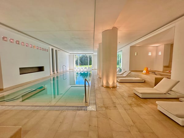 Proprietà di lusso con vista sul lago e servizi esclusivi in resort 1 stelle 10