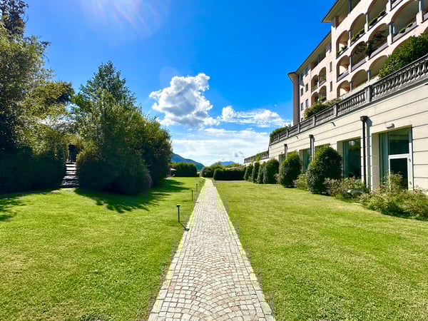 Proprietà di lusso con vista sul lago e servizi esclusivi in resort 1 stelle 12