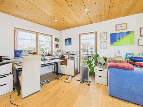 Grosszügige 1.5-Zimmer-Maisonette mit Balkon und hochwertigem Ausbaustandard in Tann 4