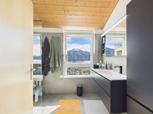 Casa in Collina con Vista Panoramica sul Lago Maggiore 10