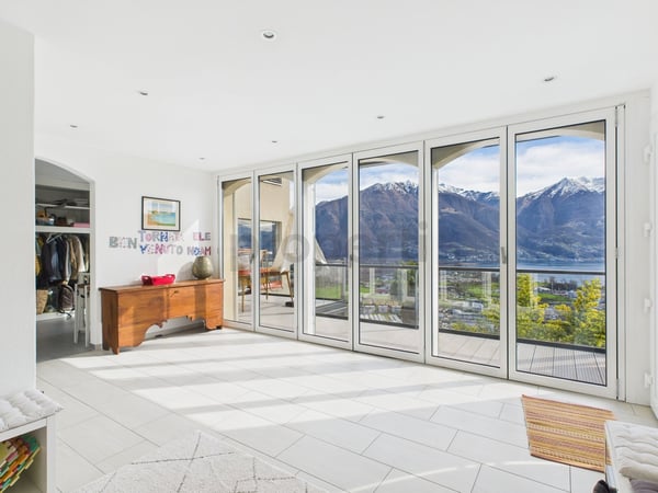 Casa in Collina con Vista Panoramica sul Lago Maggiore 2