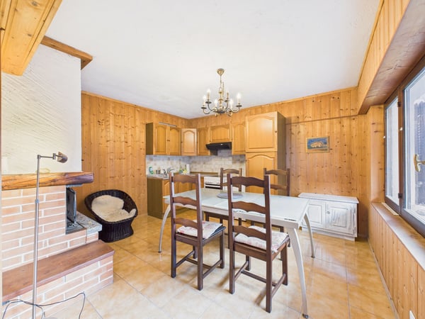 Casa bifamiliare con due appartamenti e vista incantevole a Lavertezzo, TI 4