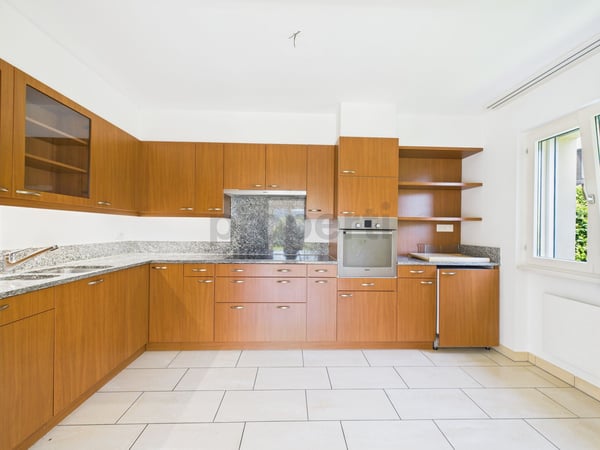 Luminoso appartamento da 1.5 locali con giardino a Morcote 2