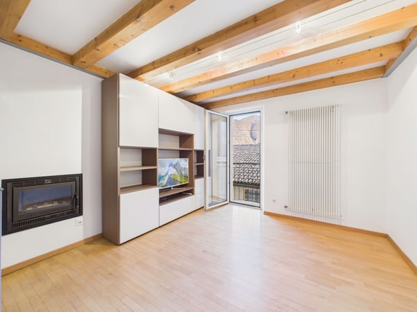 Splendida casa ristrutturata nel nucleo Melide con 1.5 locali 1