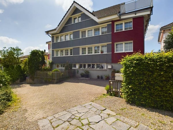 Gemütliches 1.5-Zimmer-Einfamilienhaus mit grosszügiger Terrasse in Herisau 1