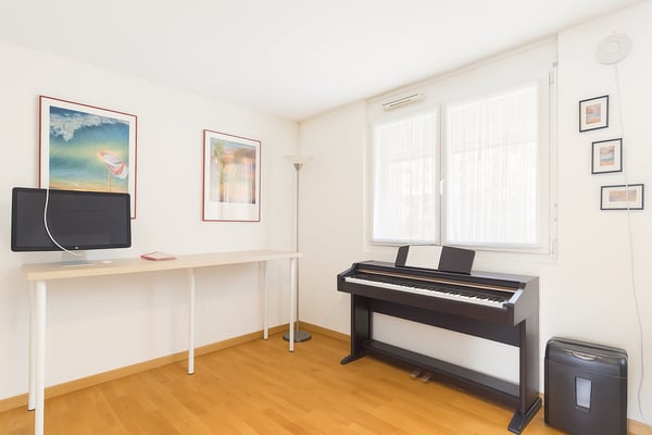 Maison mitoyenne contemporaine à Lully  Confort, espace et élégance 9