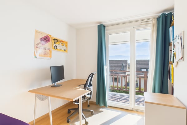 Maison mitoyenne contemporaine à Lully  Confort, espace et élégance 10