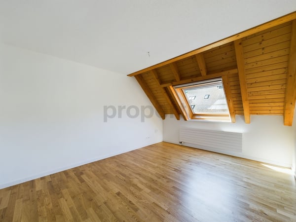 Exklusives Angebot: Stilvolle 1.5-Zimmer-Wohnung mit Fernsicht in Dällikon (ZH) 4