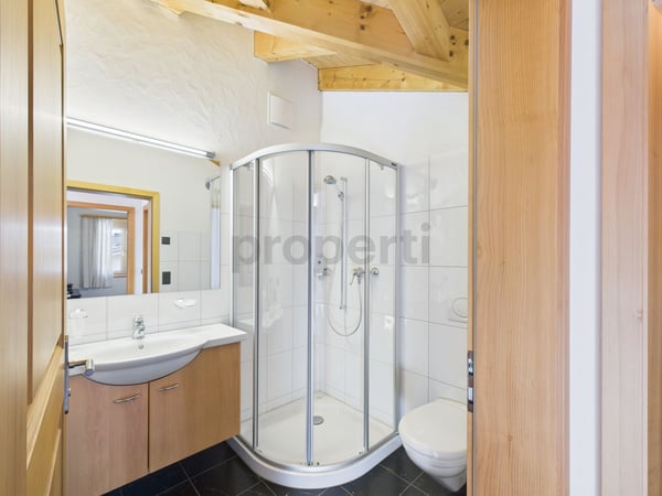 Luxuriöse und elegante 1.5-Zimmer Dachwohnung in Meiringen 10