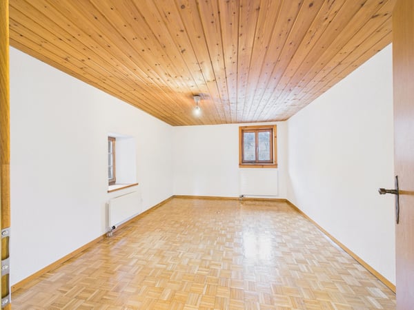 Charmante 1.5-Zimmer Wohnung mit Balkon in Cazis 5