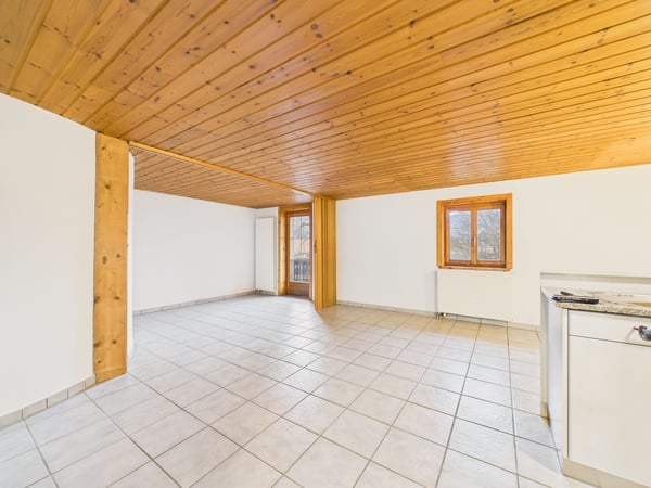 Charmante 1.5-Zimmer Wohnung mit Balkon in Cazis 2