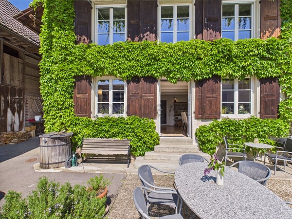 Verzauberndes und liebevoll gepflegtes Einfamilienhaus für Famiien auf 4 grosszügigen Etagen 1