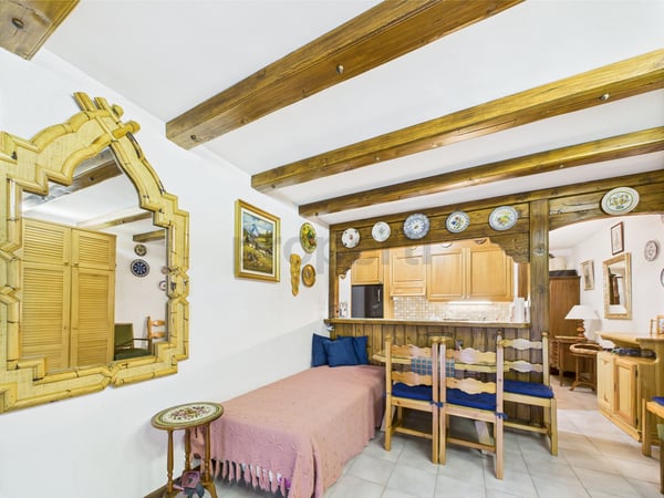 Charmant studio avec terrasse et jardin à Crans-Montana 2