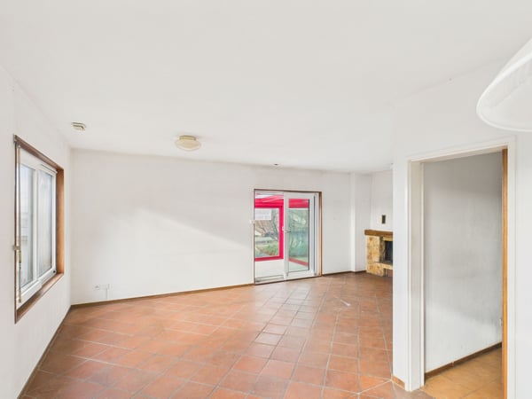 Casa indipendente con ottimo potenziale in zona tranquilla a Breggia 6