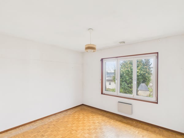 Casa indipendente con ottimo potenziale in zona tranquilla a Breggia 8