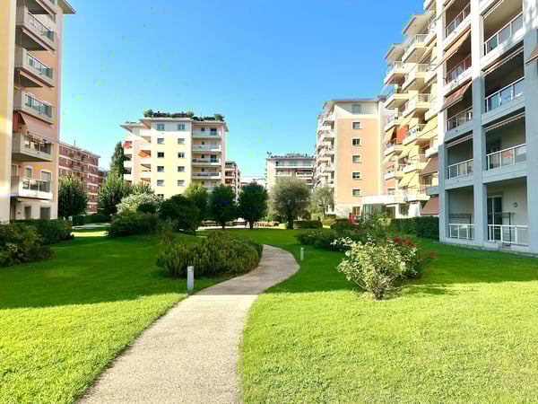 Luminoso 1.5 appartamento ristrutturato con balcone in zona centrale 1