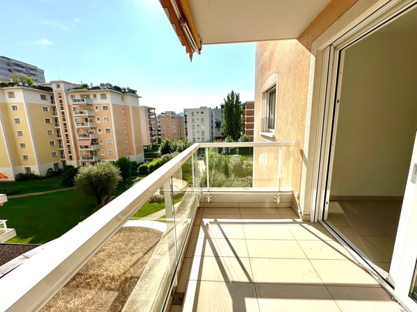 Luminoso 1.5 appartamento ristrutturato con balcone in zona centrale 8