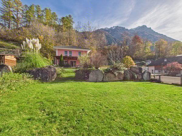 Affascinante villa a Blenio  design moderno e spazi generosi in un contesto pittoresco 4