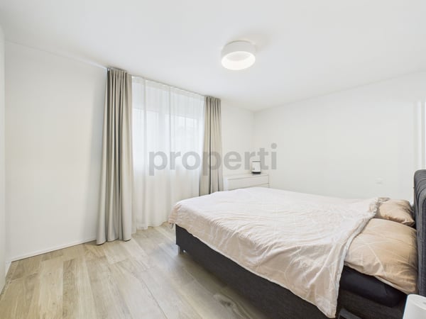 Eleganza moderna con giardino privato a Pazzallo 6