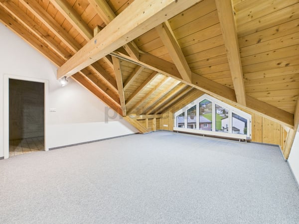 Charmante 1.5-Zimmer Maisonette-Wohnung in Mollis 5