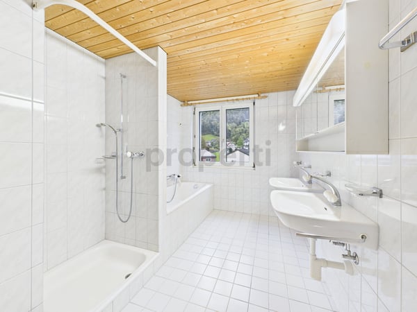 Charmante 1.5-Zimmer Maisonette-Wohnung in Mollis 11