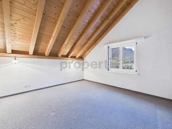 Charmante 1.5-Zimmer Maisonette-Wohnung in Mollis 9