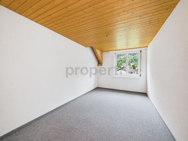 Charmante 1.5-Zimmer Maisonette-Wohnung in Mollis 7