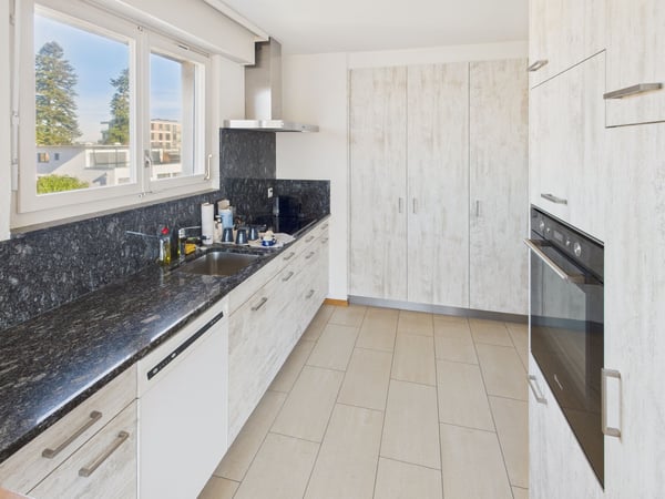 Appartement moderne et lumineux de 1.5 pièces avec balcon et piscine 5