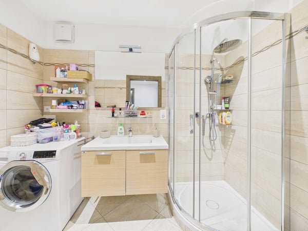 Luminoso appartamento 1.5 locali con piscina, palestra e sauna  Lugano 10