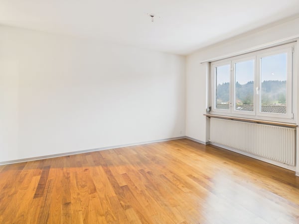 Charmante 1.5-Zimmer Dachwohnung in Lyss 1