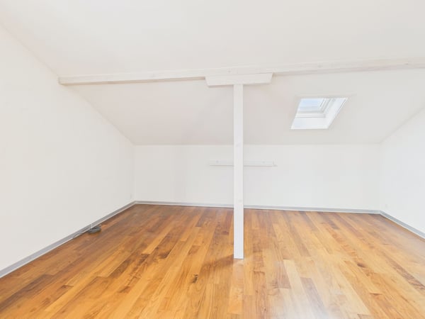 Charmante 1.5-Zimmer Dachwohnung in Lyss 4