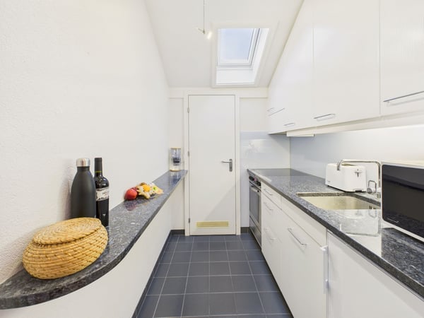 Charmante 1.5-Zimmer Dachwohnung in Lyss 2