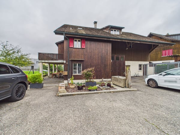 Wunderschönes 1.5-Zimmer Einfamilienhaus mit Scheune in Hefenhofen 5