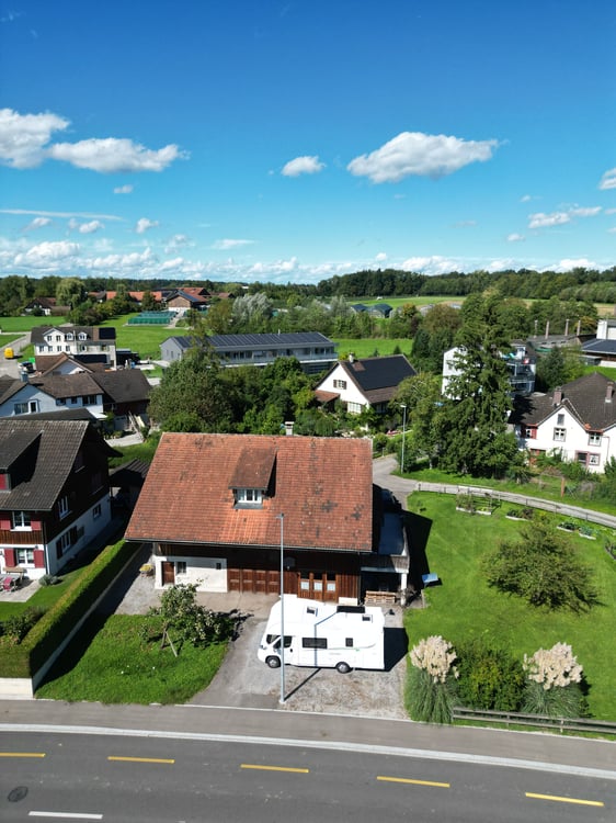 Wunderschönes 1.5-Zimmer Einfamilienhaus mit Scheune in Hefenhofen 2