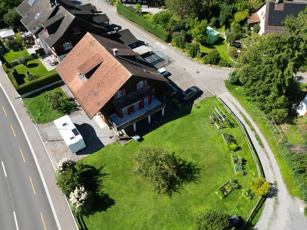 Wunderschönes 1.5-Zimmer Einfamilienhaus mit Scheune in Hefenhofen 1