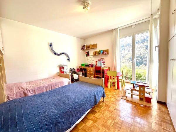 Affascinante casa unifamiliare da 1.5 locali con terreno edificabile . 7