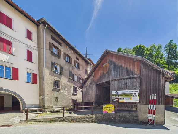 Herausragendes Reihenhaus mit historischem Charme in Tamins 1