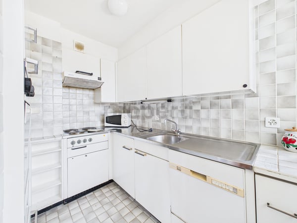 Un spacieux 1.5 avec un grand potentiel de rénovation à Crans-Montana 4