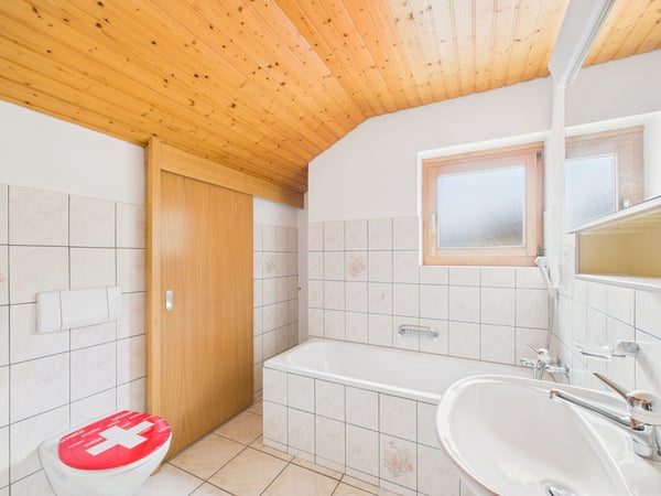 Spacieux 1.5 pièces  appartement élégant proche écoles et transports, Val-de-Travers 7