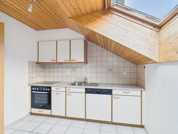 Spacieux 1.5 pièces  appartement élégant proche écoles et transports, Val-de-Travers 2