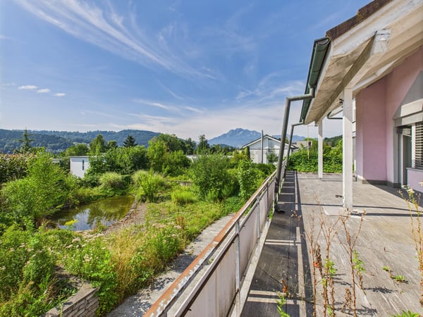 Grosszügige Villa mit Ausbaupotenzial mit Pilatusblick 9