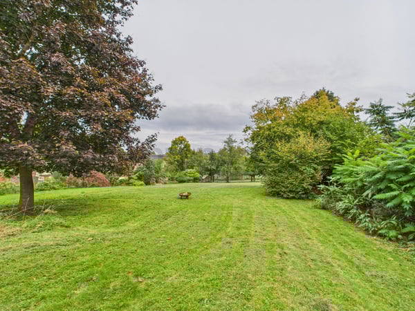Maison individuelle avec grand terrain à Courgenay 2