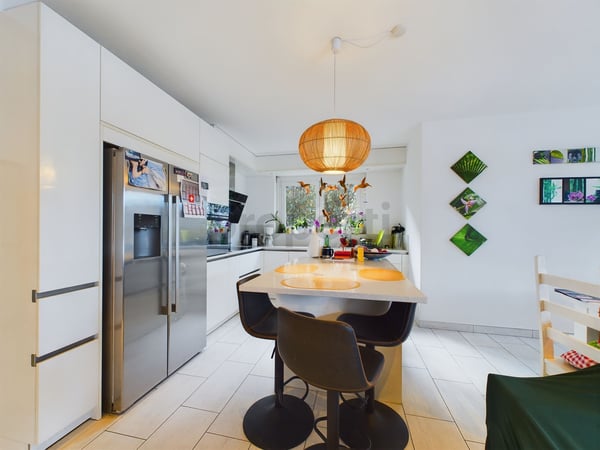 Villa da sogno con piscina a Camorino 7