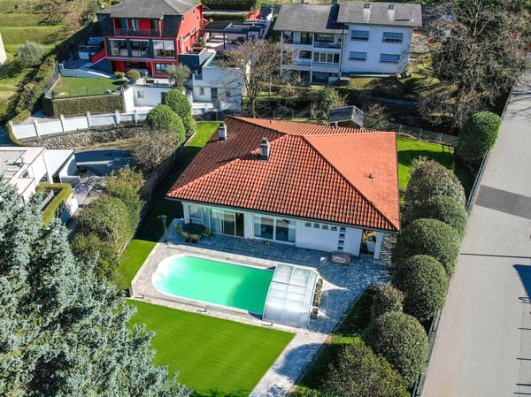 Villa da sogno con piscina a Camorino 2